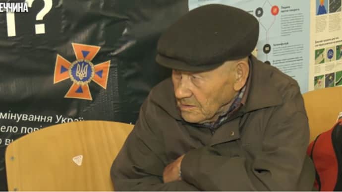 88-year-old man flees from Russian-occupied settlement in Donetsk Oblast on his own