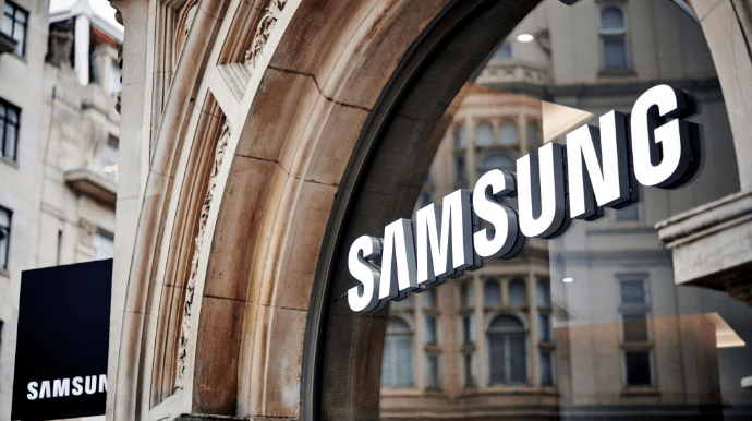 Samsung прекратил поставки в Россию