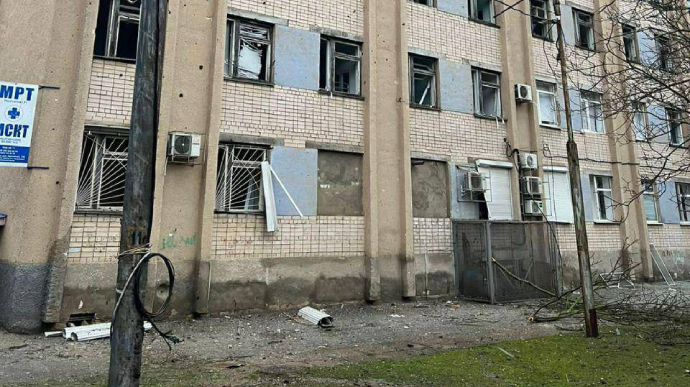 Russians hit maternity ward in Kherson
