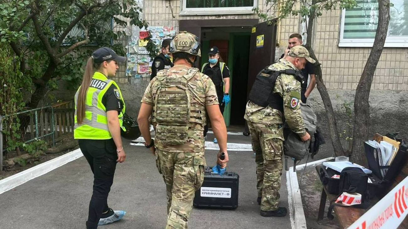 В Киеве в квартире взорвалась граната: погибли два человека, еще один пострадал