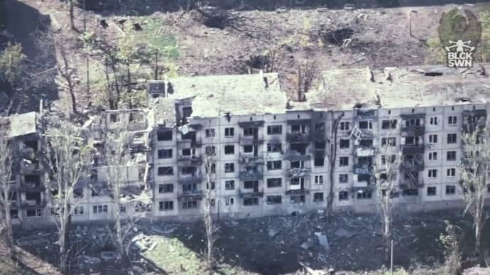 Ukrainian military show footage of destroyed Chasiv Yar in Donetsk Oblast – video