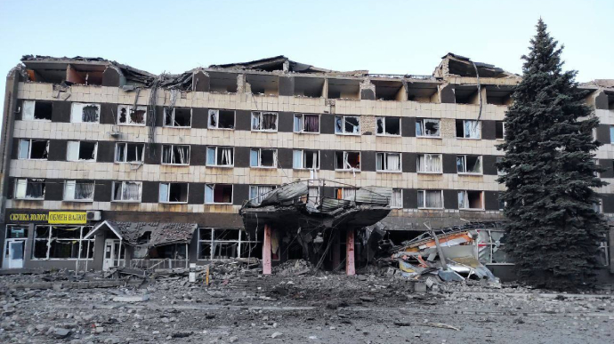 Ukrainian Armed Forces kill 100 Russian soldiers in a hotel in Krasnyi Luch