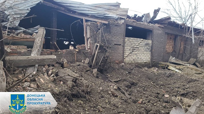 Russians attack Donetsk Oblast, killing 6 and wounding 7 civilians