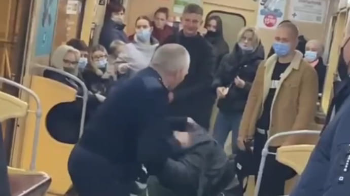 В метро Харькова машинист избил пассажира