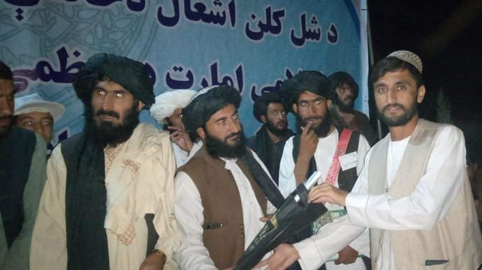 В одному з міст Афганістану таліби вивісили тіла розстріляних людей – AP