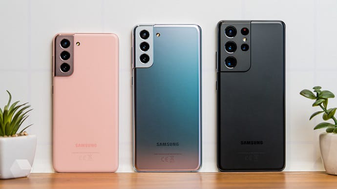 Samsung показала три флагманські смартфони серії Galaxy S