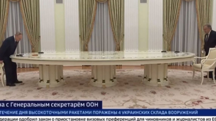 Путин за длинным столом сказал генсеку ООН, что рассчитывает на договоренности с Украиной