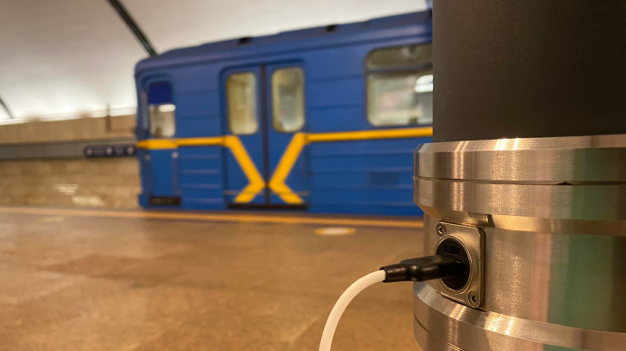 Метро в Києві працює як укриття, потяги у п'ятницю не курсуватимуть