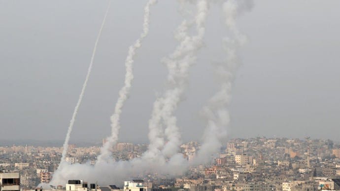 Сектор Газа обстрелял Израиль и попал под ответный огонь, есть жертвы