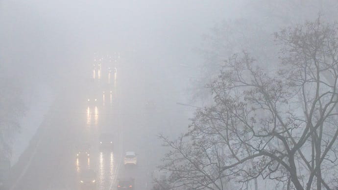 Киевлян предупреждают о плохой видимости из-за тумана