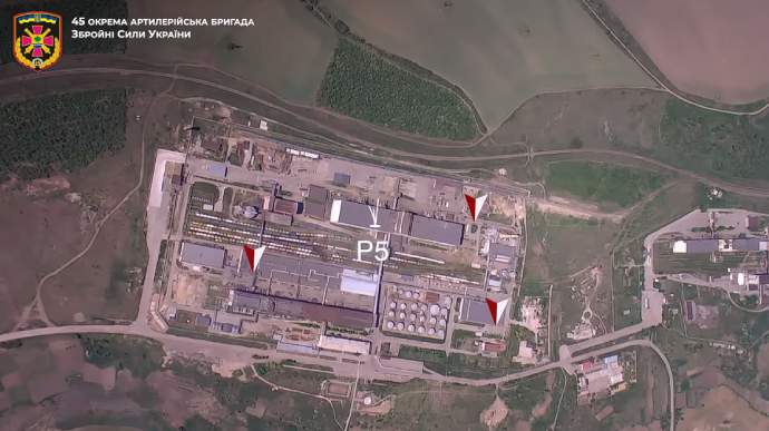 Ukrainian artillerymen showed how they test Ukrainian drone on the invader’s equipment
