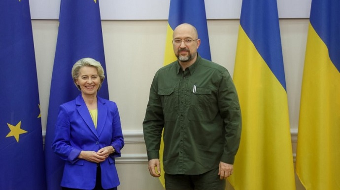 Фон дер Ляєн обговорила зі Шмигалем відновлення України