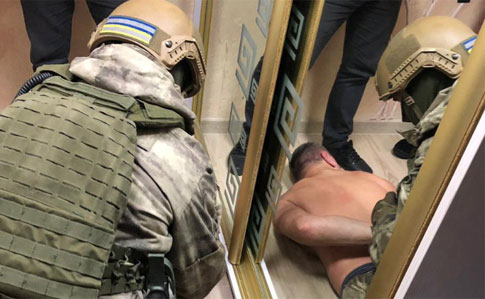 Поліція затримала банду з мачете на Київщині: ватажок видавав себе за журналіста