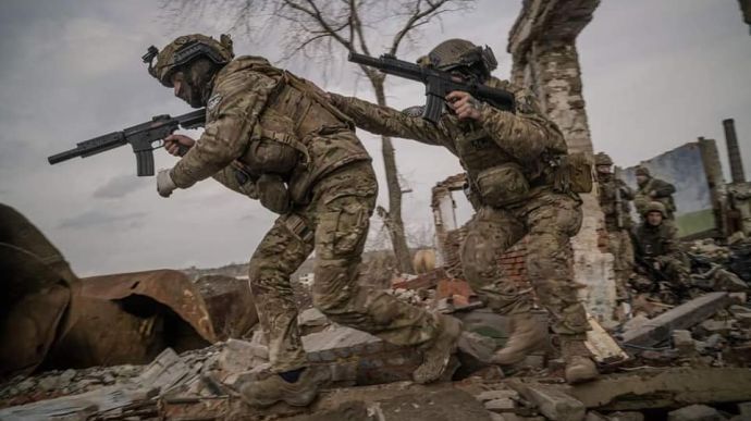 Russians try to capture Bakhmut, intense battles underway in Marinka – General Staff report