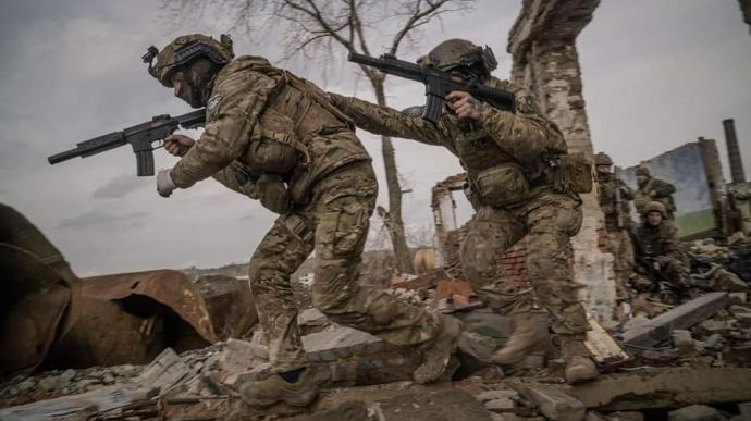 Росіяни намагаються повністю захопити Бахмут, за Мар’їнку йдуть запеклі бої – зведення Генштабу