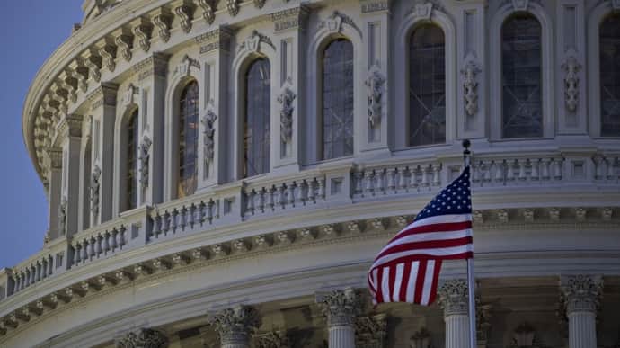 Конгресс США поддержал временный бюджет, чтобы предотвратить шатдаун