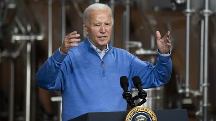 Biden jokes about Trump: One candidate is too old and mentally unfit to be president. The other one is me