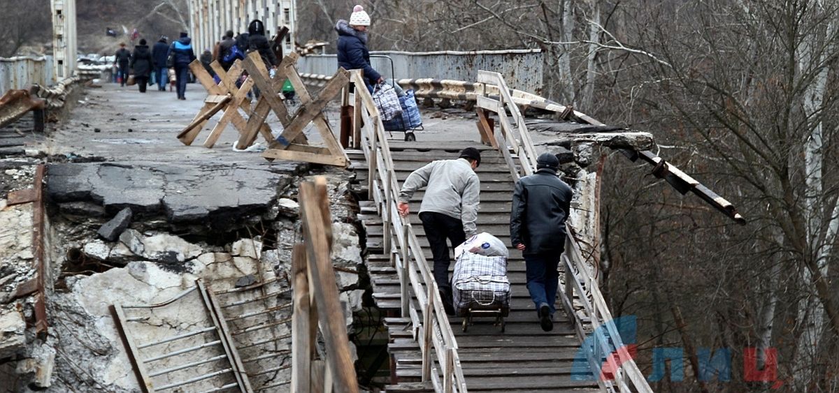 Окно в Европу: как изменилась жизнь Станицы Луганской за три года войны