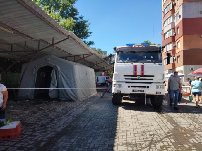 A portable washing room in Mariupol