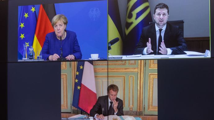 Зеленский обсудил с Меркель и Макроном восстановление работы Нормандской четверки