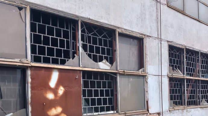 Russians shell factory in Nikopol, killing two people 