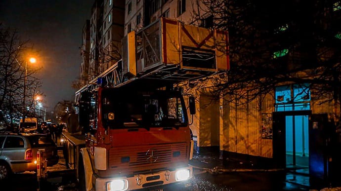 У Києві горіли дві квартири, загинув чоловік