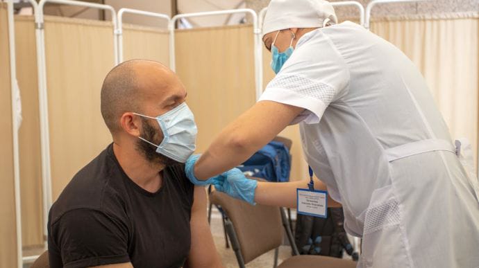 МОЗ: За ноябрь в Украине сделали более 7 миллионов прививок