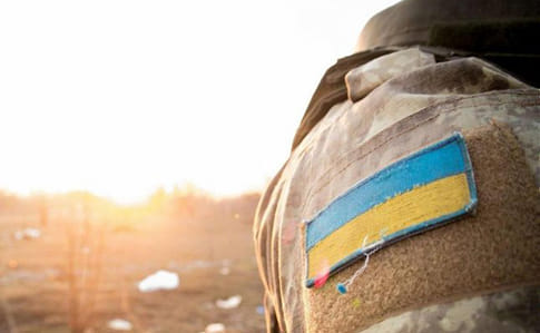 Сутки в ООС: 16 обстрелов, один украинский военный погиб