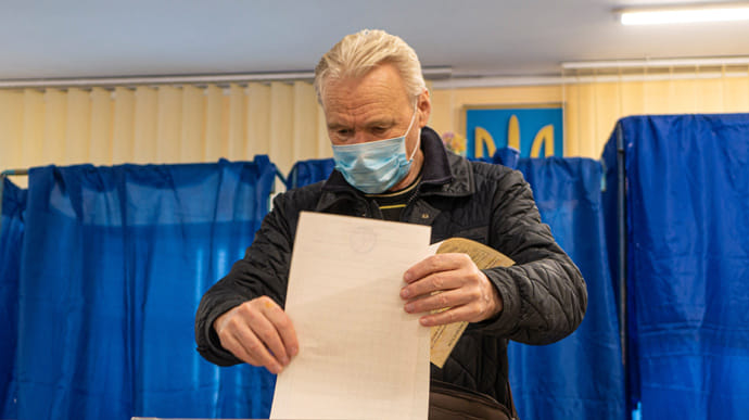 В Украине уже избрали более 5000 депутатов и 68 мэров – ЦИК 