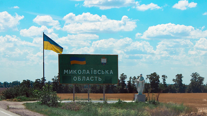 Окупанти обстріляли Миколаївщину: є загиблий і руйнування 