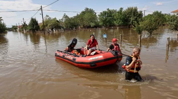Уже 7 человек погибли из-за катастрофических наводнений в Греции