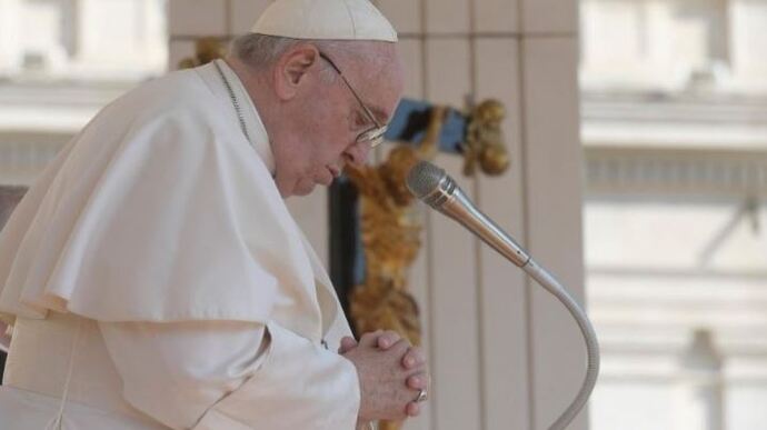 Папа Римский Франциск осудил бомбардировки Украины: надо остановить ураган насилия