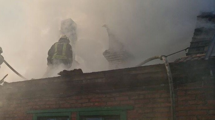 Россияне ударили по Запорожью: под обстрелами жилой квартал, там возник пожар