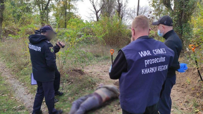 На деоккупированной Харьковщине обнаружили тела трех гражданских, убитых россиянами