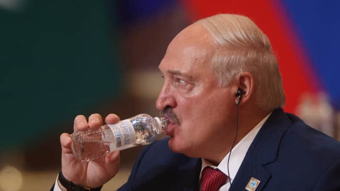 Lukashenko announces deployment of third of Belarusian army to Ukraine's border