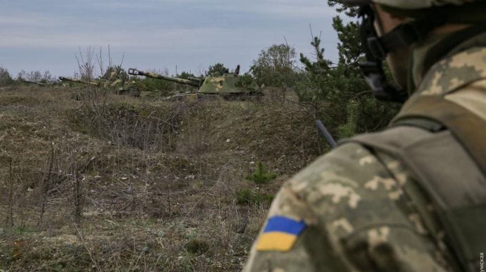 Украинского военного ранили на Донбассе