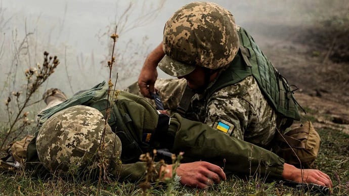Доба в ООС: один український військовий загинув і троє поранених