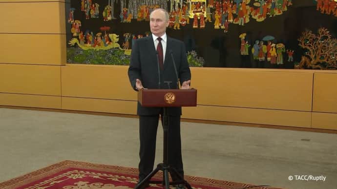 Putin says he will not withdraw troops from Ukraine for negotiations