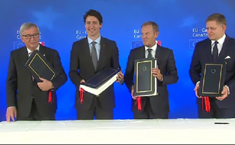 ЄС і Канада підписали угоду про зону вільної торгівлі