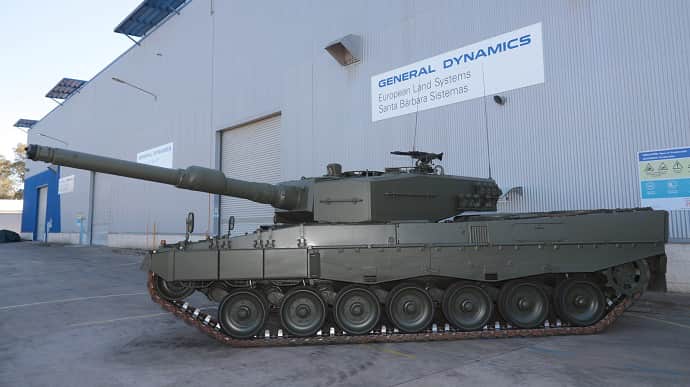Испания отправила Украине партию Leopard 2A4 и БТ