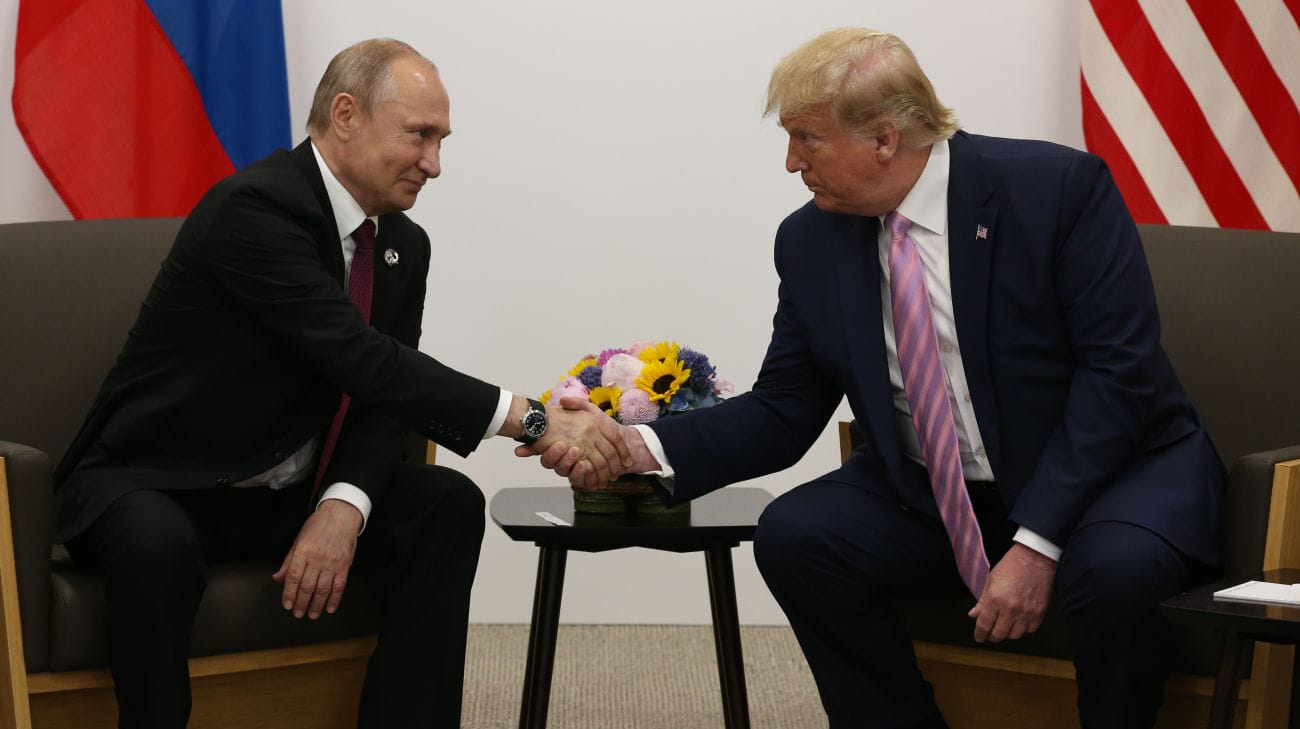 Трамп заявив, що обговорює "великі угоди з економічного розвитку" з Путіним