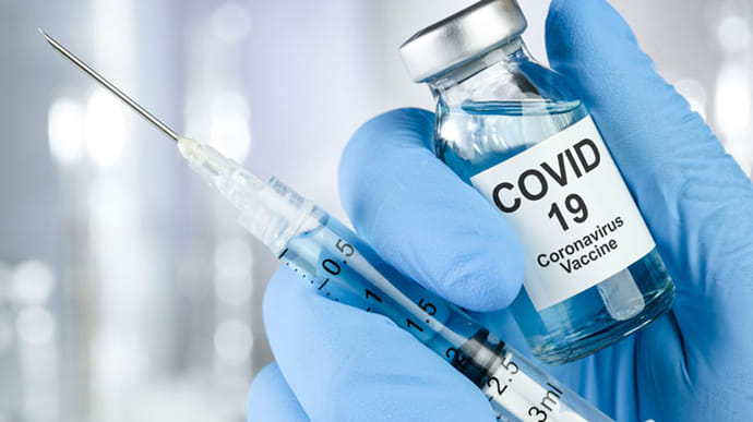 В Україні понад 184 тисячі освітян вакцинувалися від COVID-19