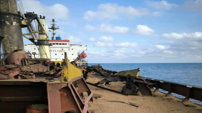 Grain ship hit by Russians in Black Sea was in Romanian economic zone – media