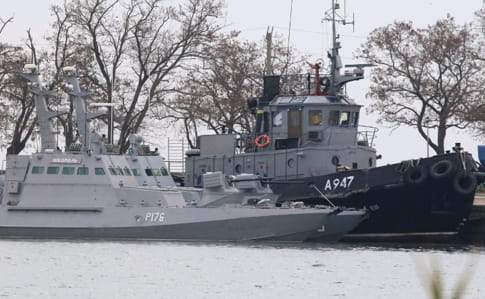 У ФСБ кажуть, що українські моряки отримали поранення від обшивки корабля