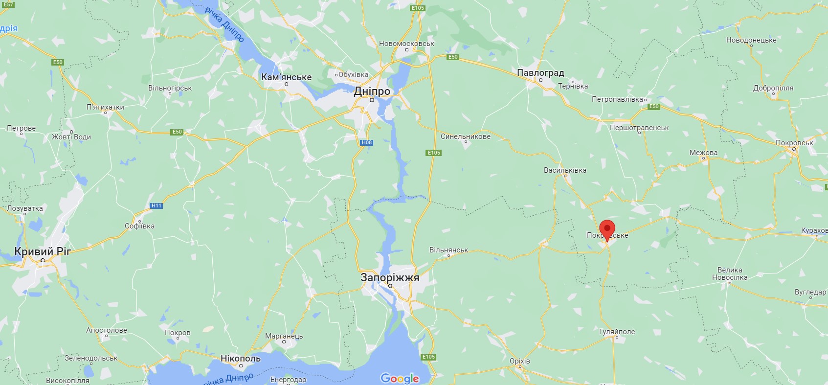 Росіяни обстріляли касетними снарядами село на Дніпропетровщині: загорілися будинки