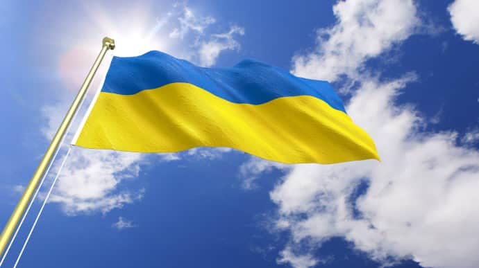 Залужный показал поднятый над Работино флаг Украины