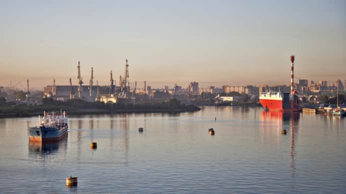 Russia's St Petersburg port suspends nitrate transshipment due to Ukrainian UAV attacks