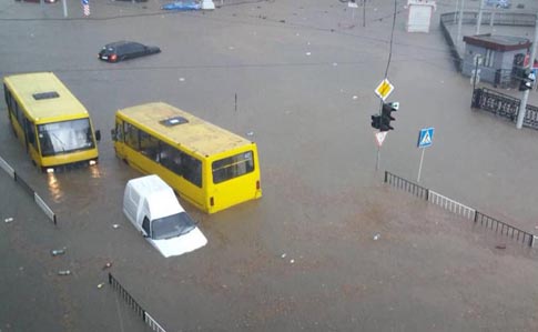 Вслед за Киевом затопило Львов – воды по пояс