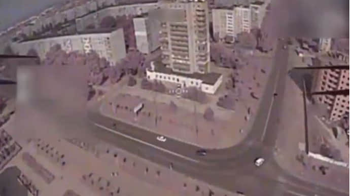У штабі ОМОНу в окупованому Енергодарі прогримів вибух: залетів український дрон 