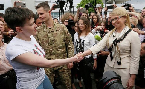 Тимошенко: Варто було наполягати на тривалій психологічній реабілітації Савченко